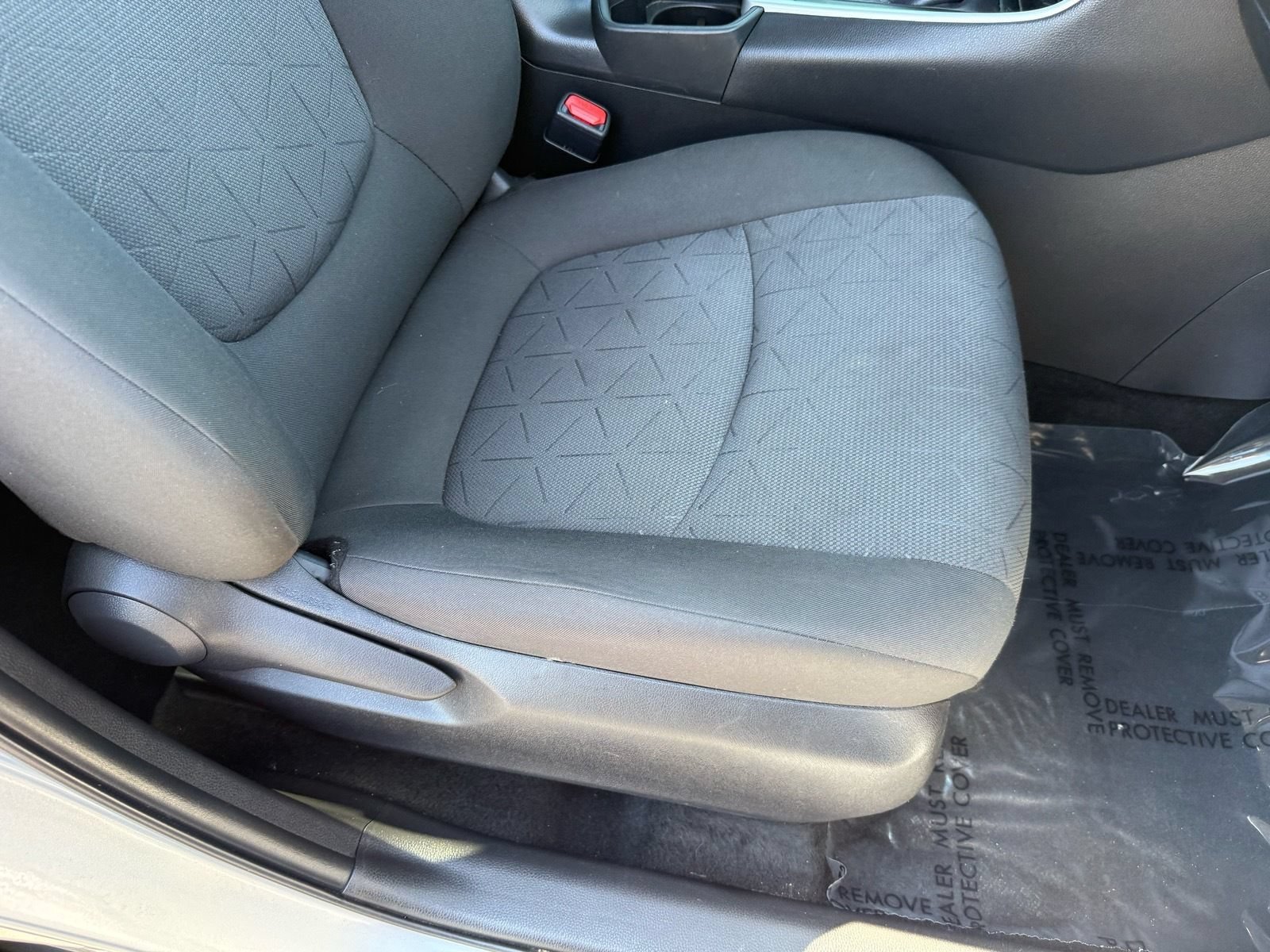 Used 2022 Toyota RAV4 XLE w/ XLE Grade Weather Package FWD image 32