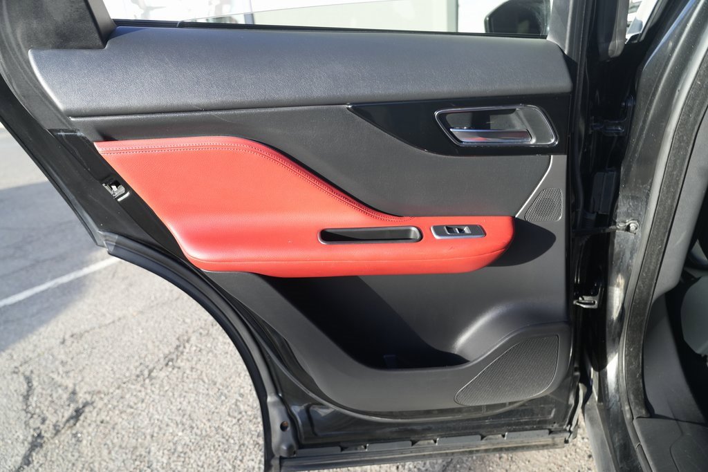 Used 2017 Jaguar F-PACE R-Sport image 34