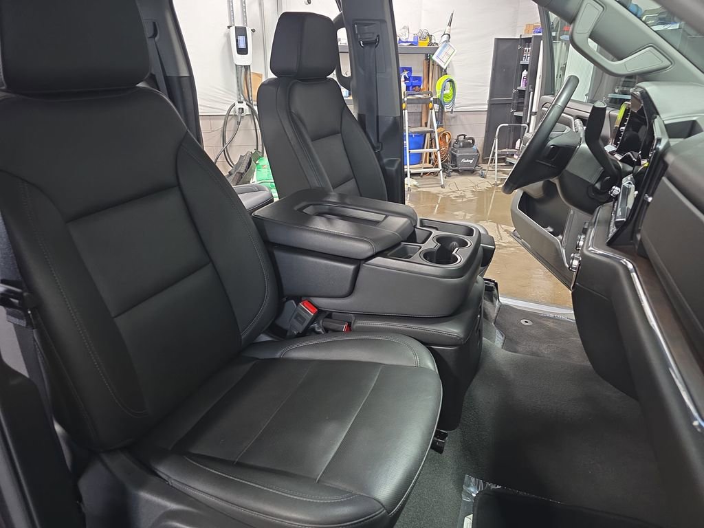 Certified 2025 GMC Sierra 1500 SLT image 10