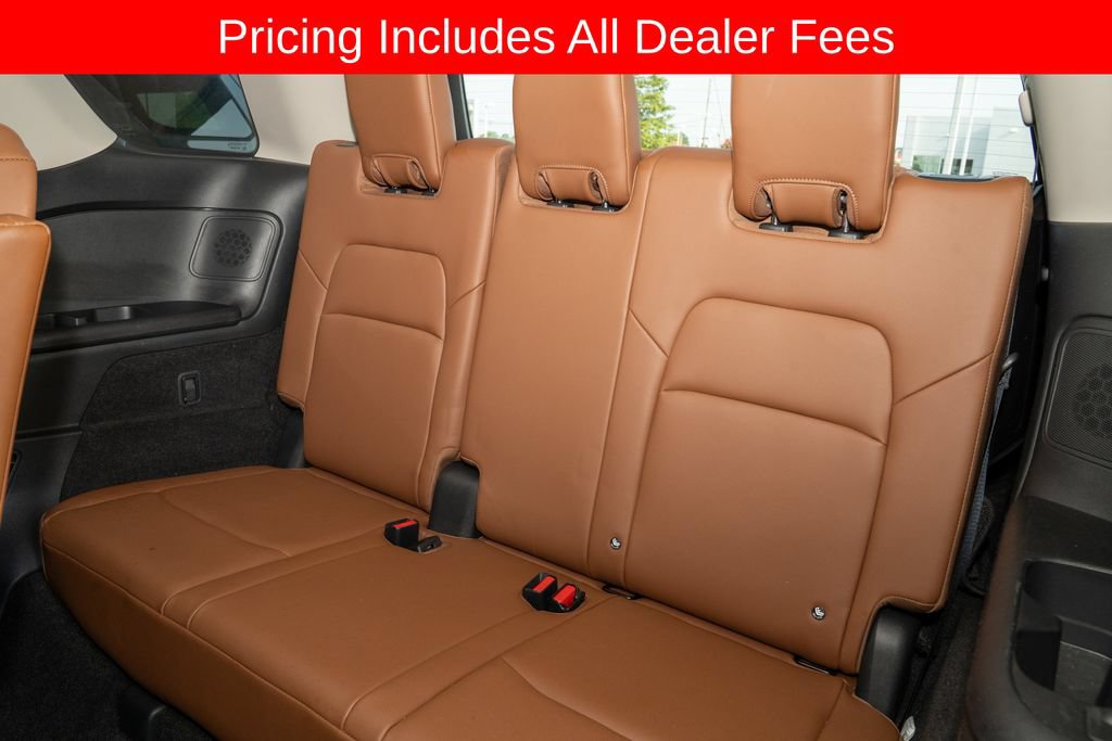 Used 2024 Nissan Pathfinder Platinum AWD/4WD image 12