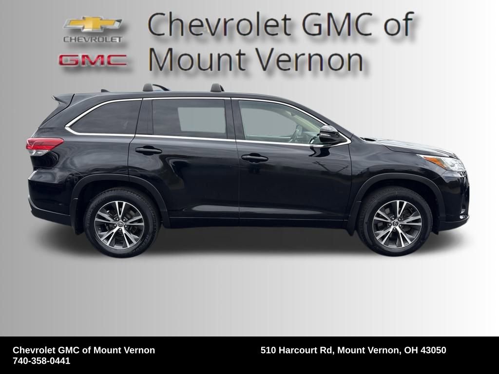 Used 2017 Toyota Highlander LE image 9