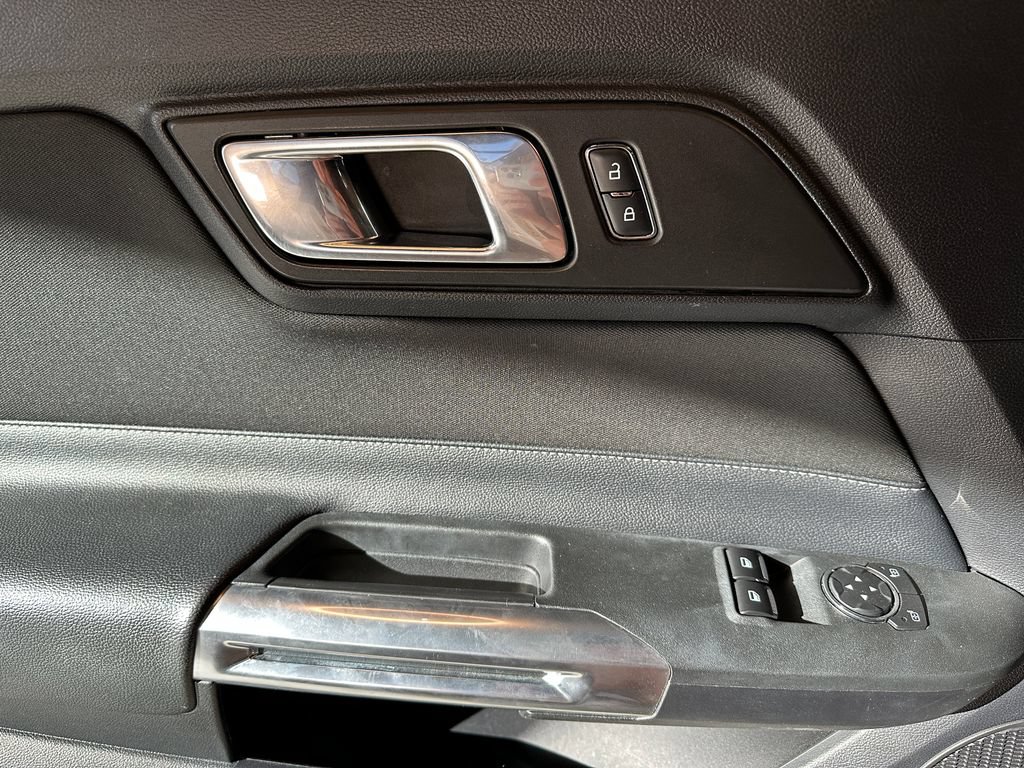 Used 2018 Ford Mustang GT RWD image 18