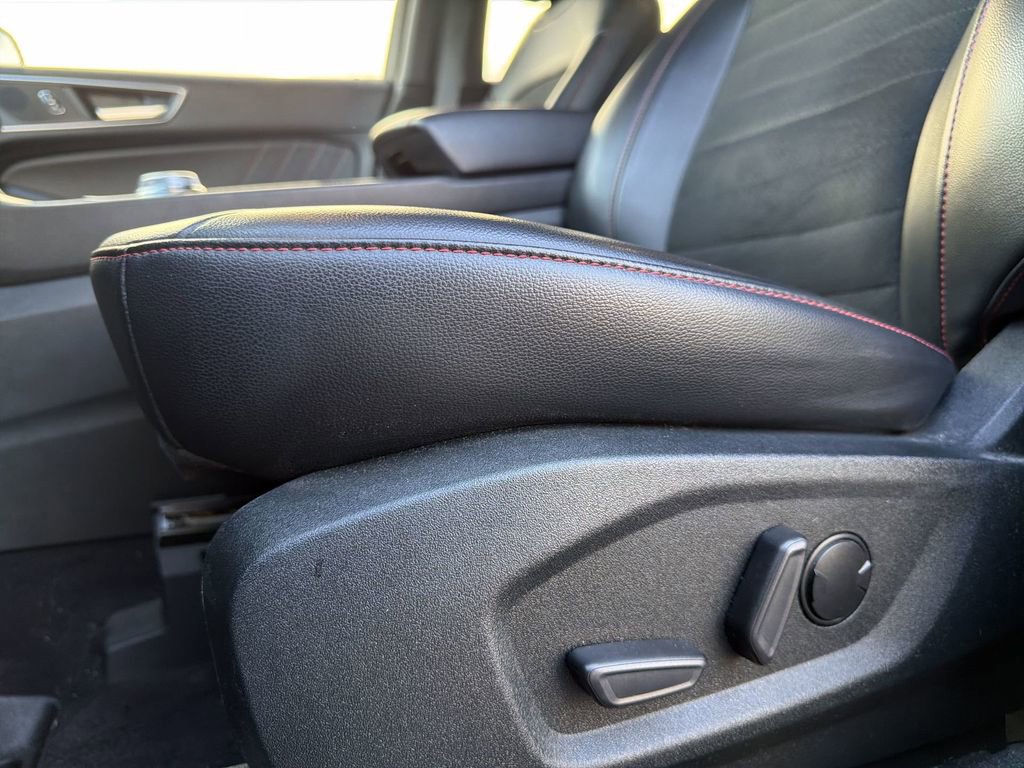 Used 2022 Ford Edge ST-Line w/ Cargo Accessory Package AWD/4WD image 14