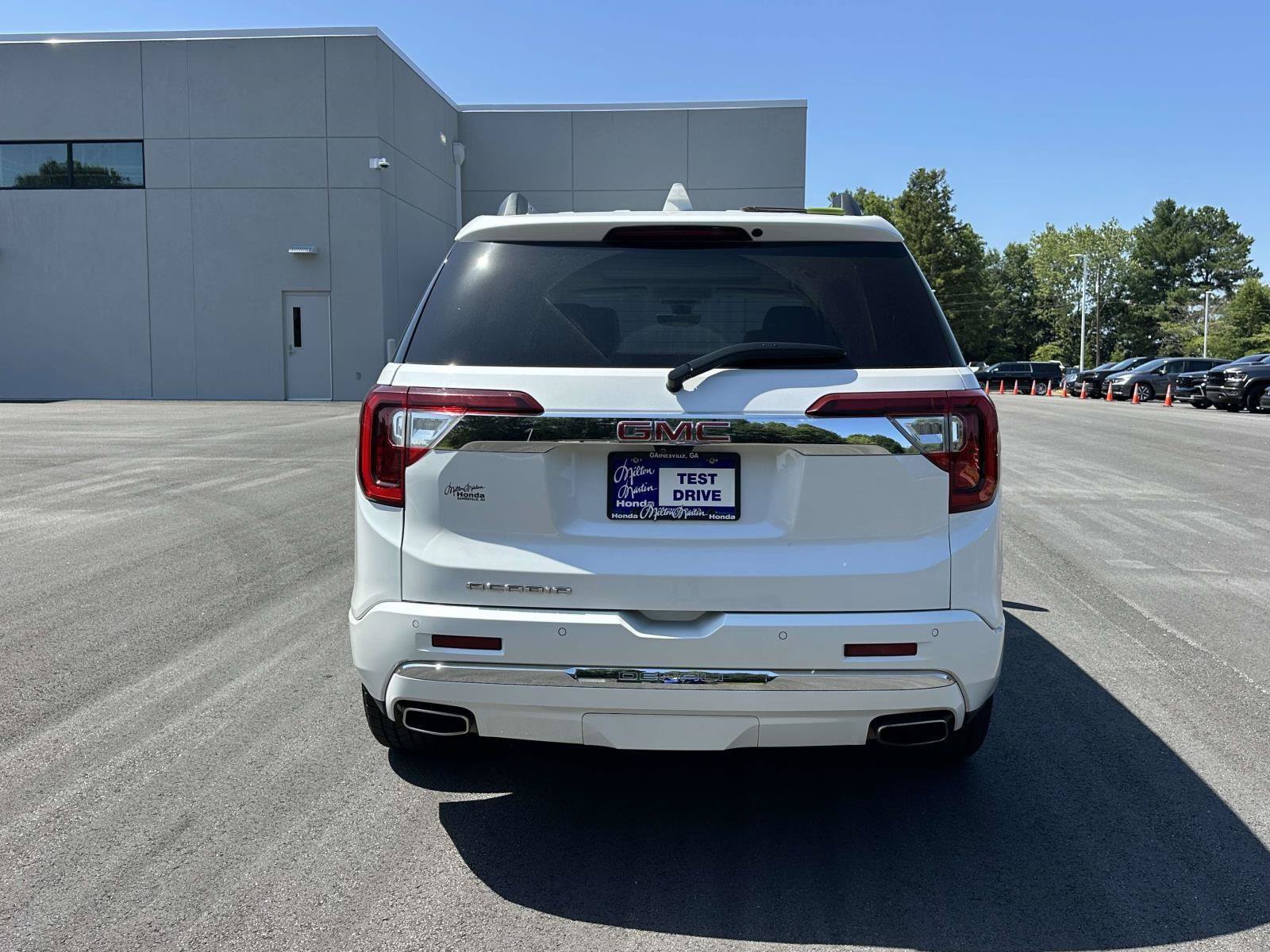 Used 2021 GMC Acadia Denali w/ Denali Technology Package FWD image 26