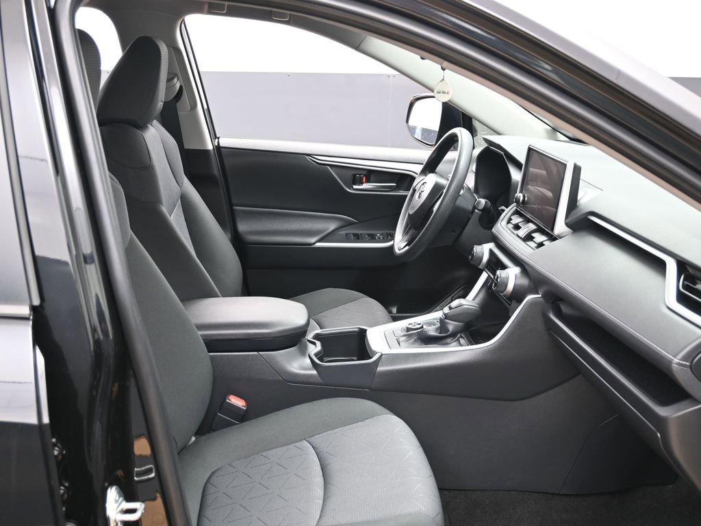 Used 2025 Toyota RAV4 XLE image 35