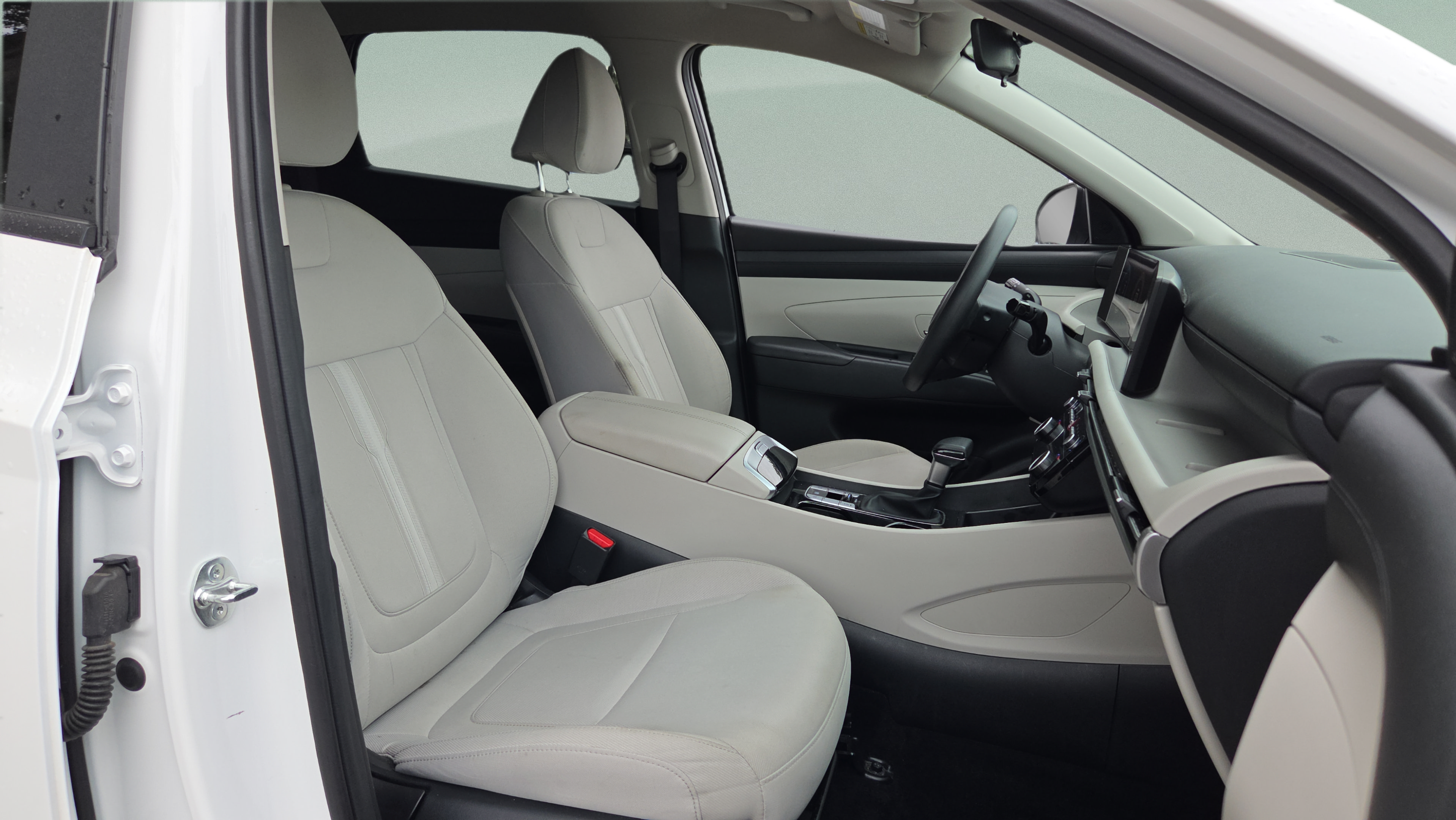 Used 2025 Hyundai Tucson SEL FWD image 16