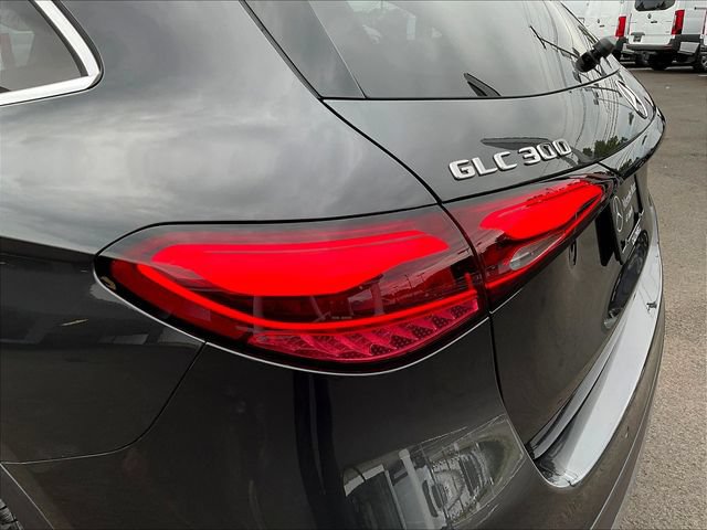 Used 2026 Mercedes-Benz GLC 300 4MATIC image 25