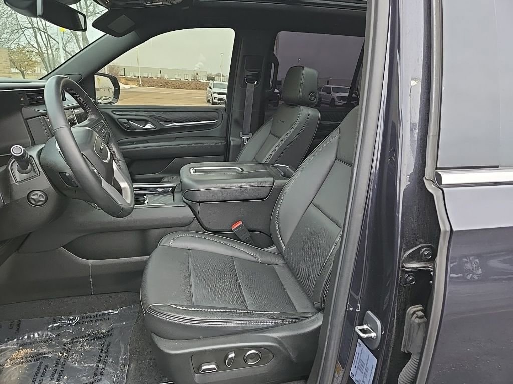 Used 2023 GMC Yukon Denali w/ LPO, Floor Liner Package image 26
