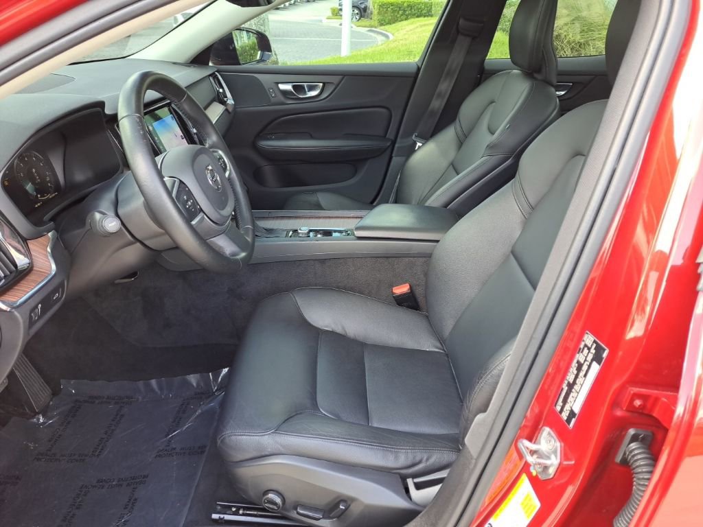 Used 2021 Volvo S60 T5 Momentum w/ Premium Package FWD image 14