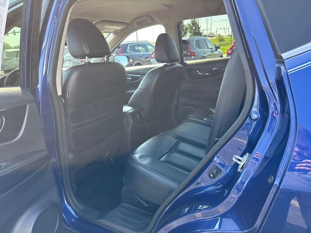Used 2019 Nissan Rogue SL FWD image 14
