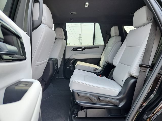 Used 2025 Chevrolet Tahoe Premier AWD/4WD image 6
