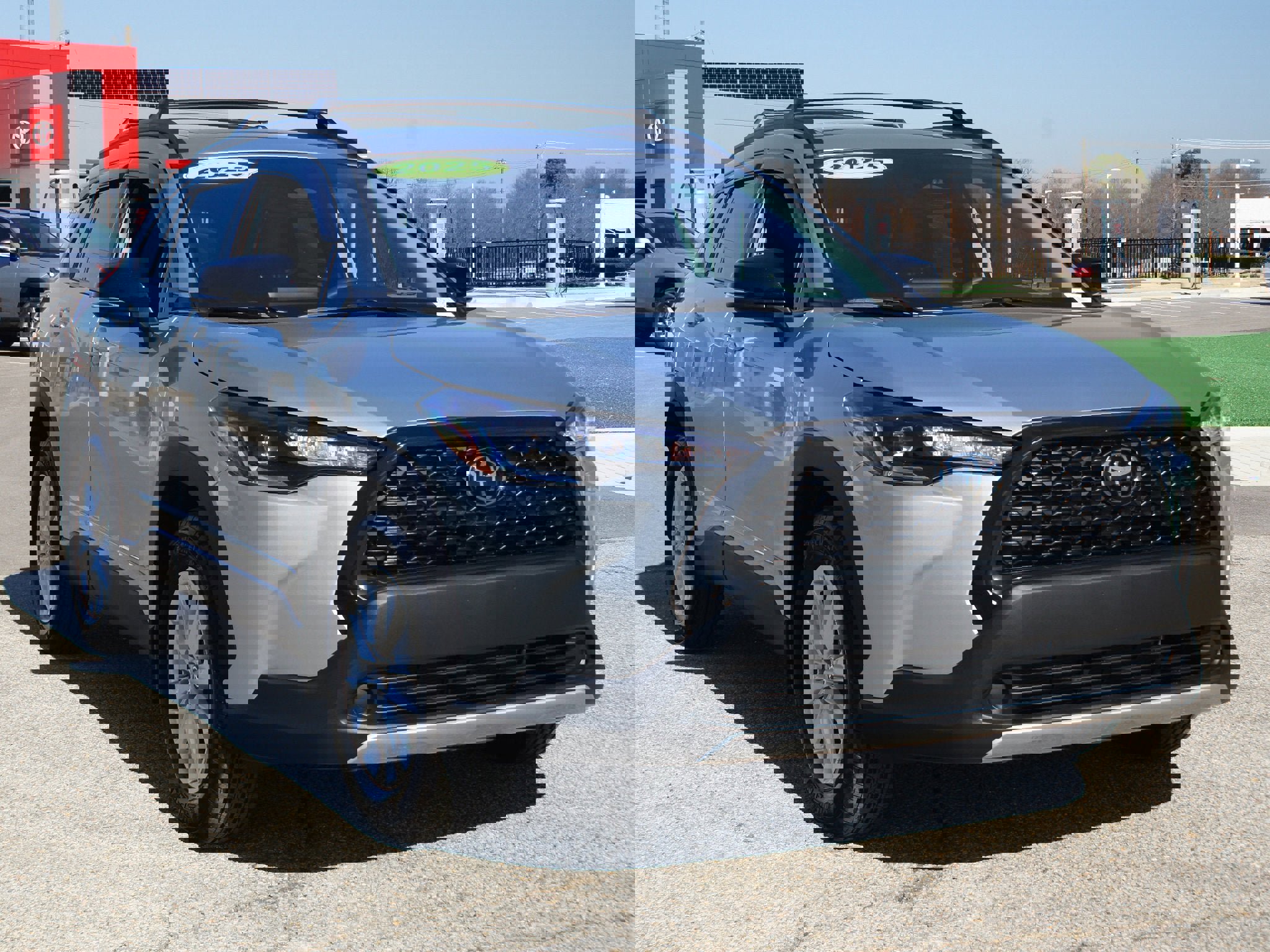 Used 2025 Toyota Corolla Cross LE image 23