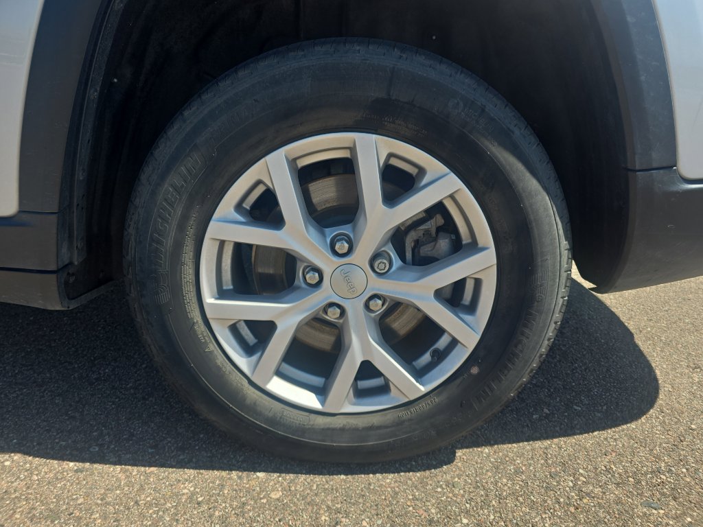 Used 2021 Jeep Grand Cherokee L Limited image 9