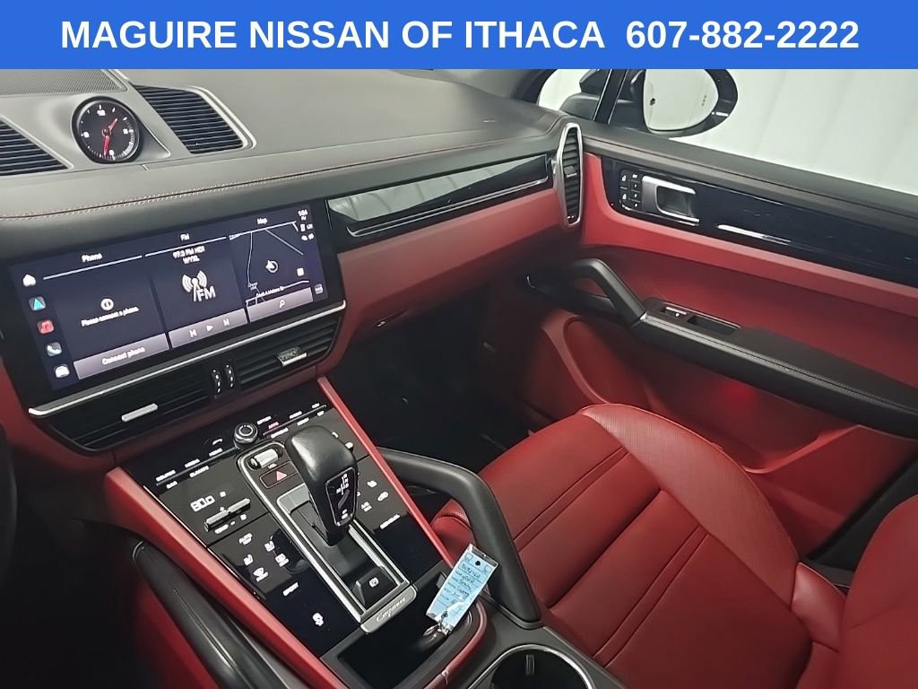 Used 2022 Porsche Cayenne Platinum Edition image 27