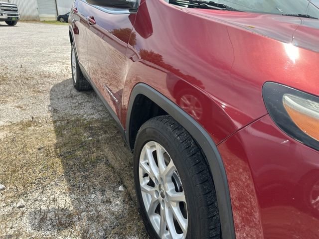 Used 2014 Jeep Cherokee Latitude w/ Comfort/Convenience Group FWD image 23