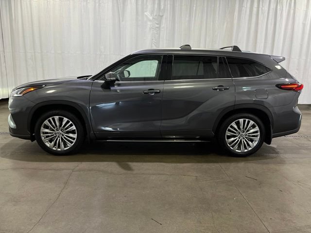 Certified 2025 Toyota Highlander Platinum AWD/4WD image 7