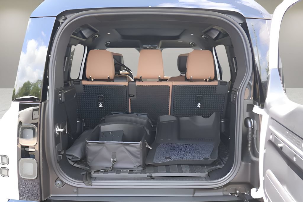 New 2026 Land Rover Defender 110 X-Dynamic SE AWD/4WD image 15
