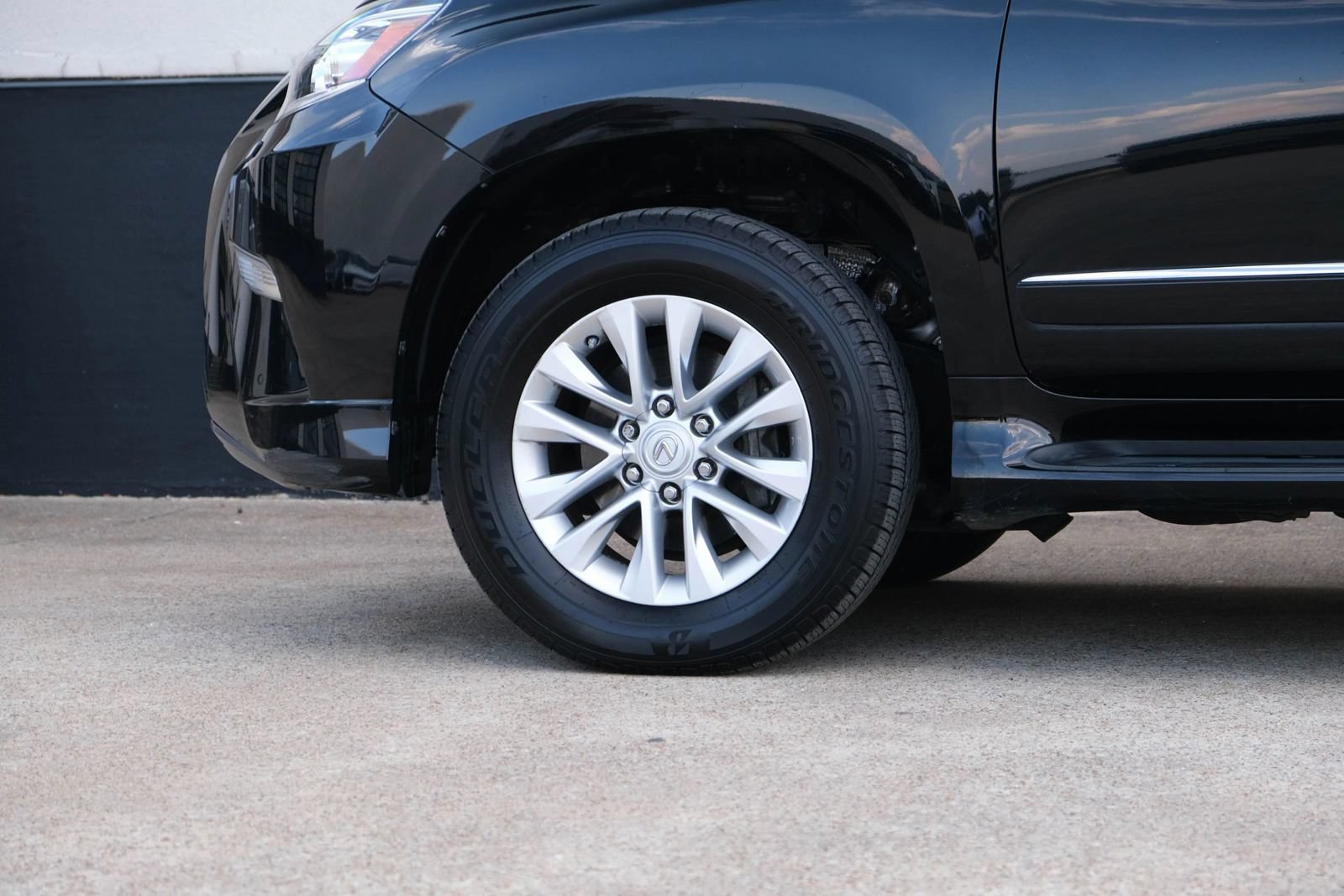 Used 2017 Lexus GX 460 Premium w/ Premium Package AWD/4WD image 9