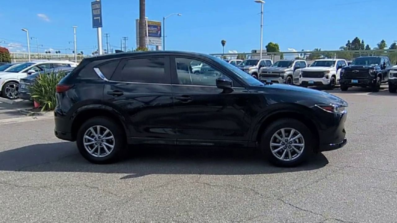 Used 2025 MAZDA CX-5 AWD 2.5 S w/ Preferred Package image 9
