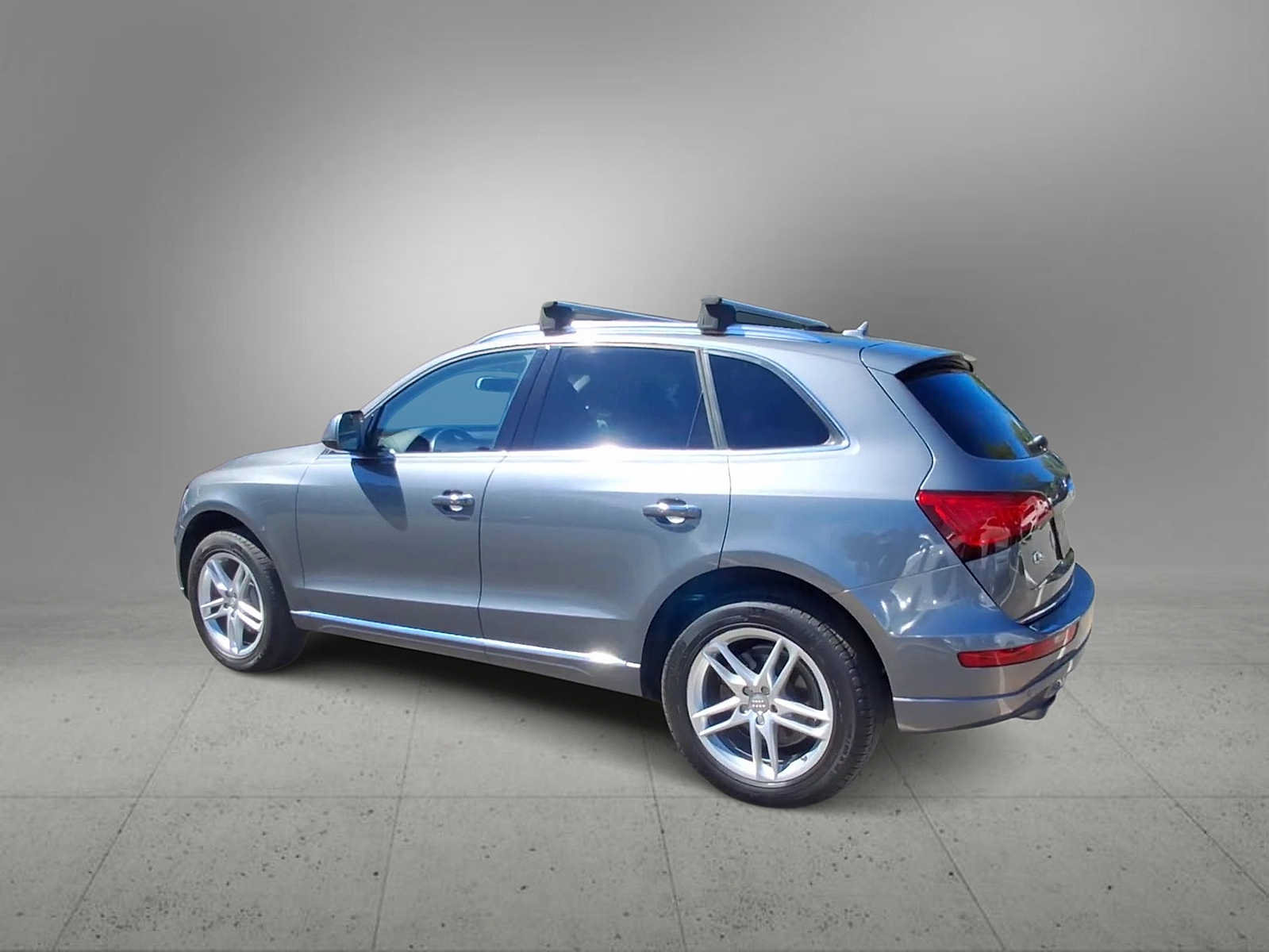 Used 2017 Audi Q5 2.0T Premium Plus w/ Technology Package AWD/4WD image 6