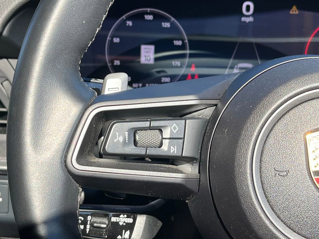 Used 2025 Porsche 911 Carrera w/ Premium Package image 29