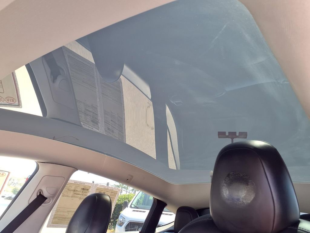 Used 2022 Tesla Model Y Performance image 23