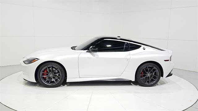 Certified 2024 Nissan Z Performance w/ Floor Mat Package RWD image 5