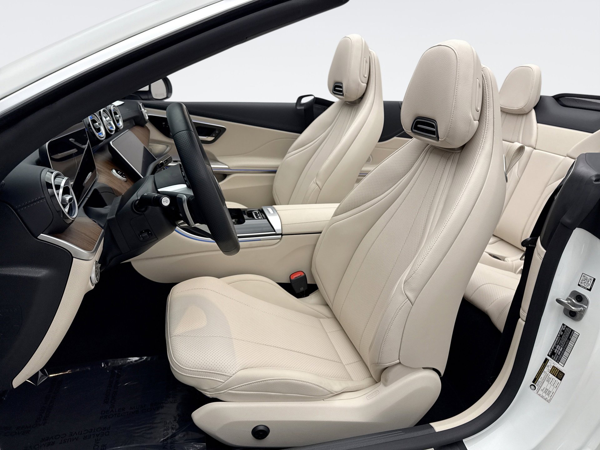 Used 2025 Mercedes-Benz CLE 300 4MATIC Cabriolet image 11