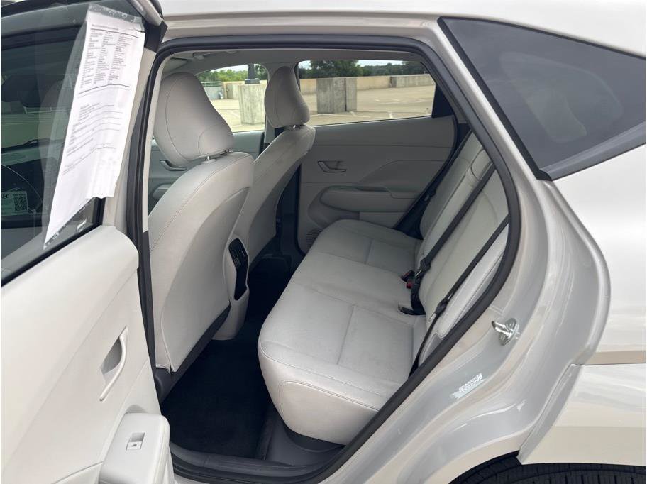 Used 2024 Hyundai Kona SEL FWD image 11