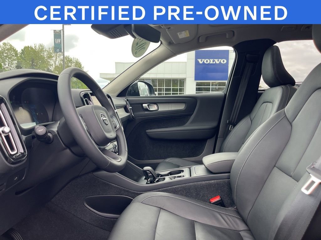Certified 2024 Volvo XC40 B5 Core AWD/4WD image 4