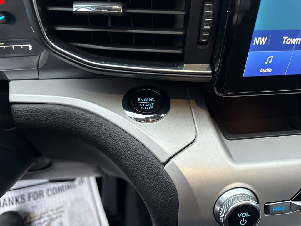 Used 2022 Ford Explorer XLT w/ Equipment Group 202A image 34