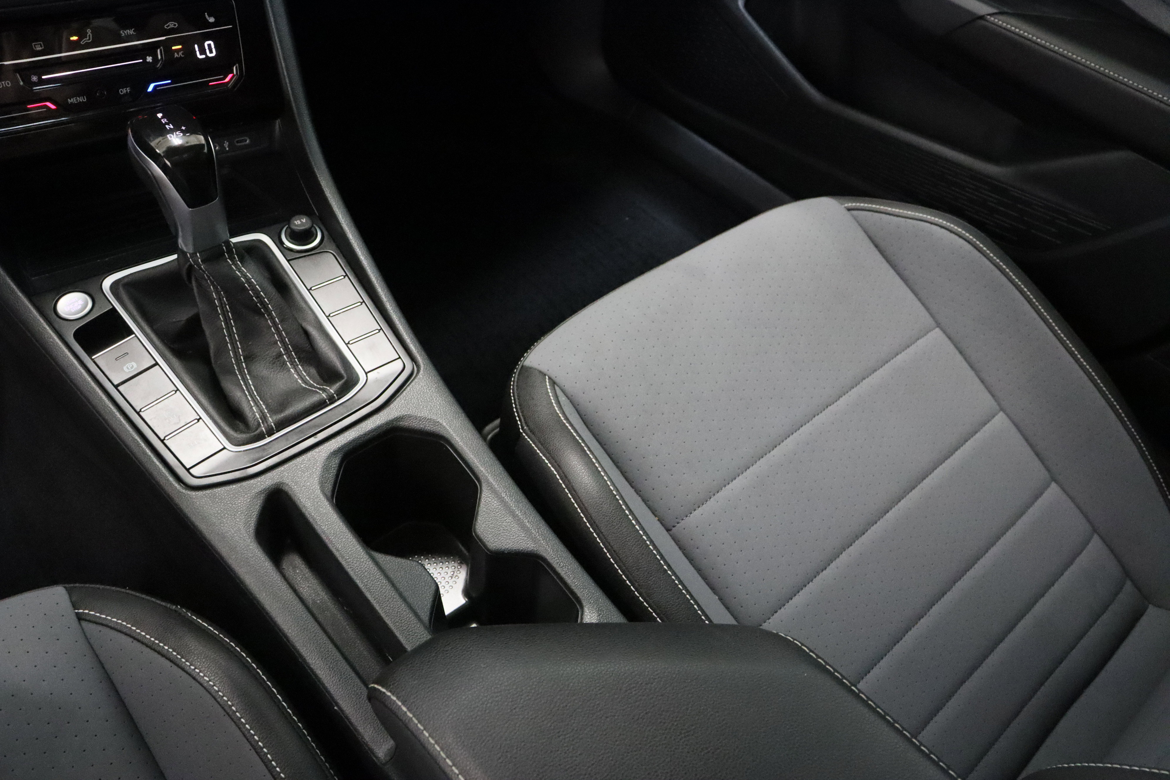 Used 2025 Volkswagen Jetta SE image 17