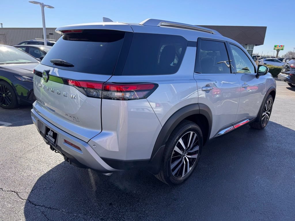 Used 2025 Nissan Pathfinder Platinum w/ Cargo Package AWD/4WD image 5