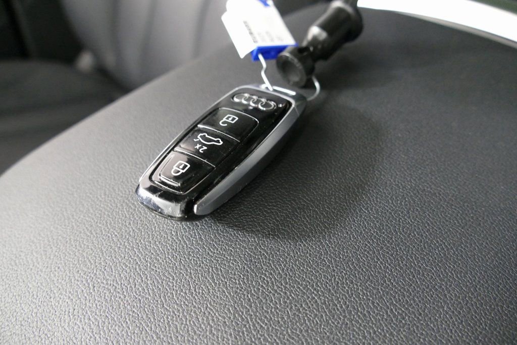 Used 2025 Audi Q7 3.0T Premium Plus AWD/4WD image 13