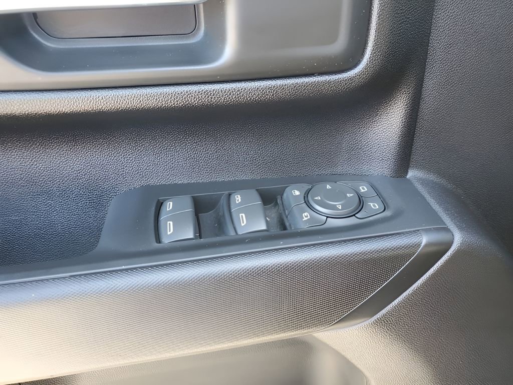 Used 2025 Chevrolet Silverado 2500 Custom w/ Custom Value Package image 28