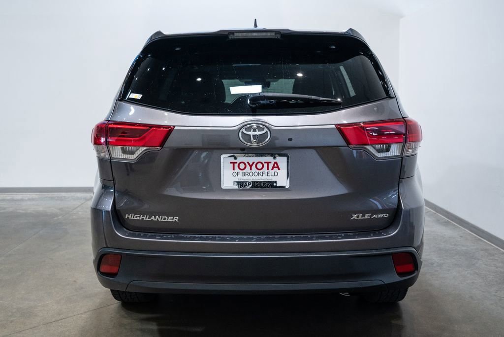 Used 2018 Toyota Highlander XLE AWD/4WD image 8