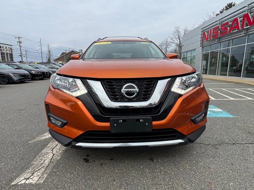 Used 2018 Nissan Rogue SV image 2