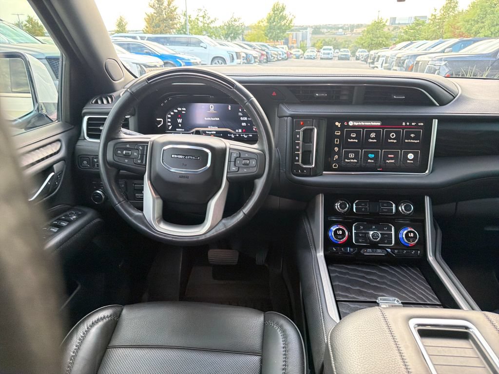 Used 2024 GMC Yukon XL Denali w/ Advanced Technology Package AWD/4WD image 35