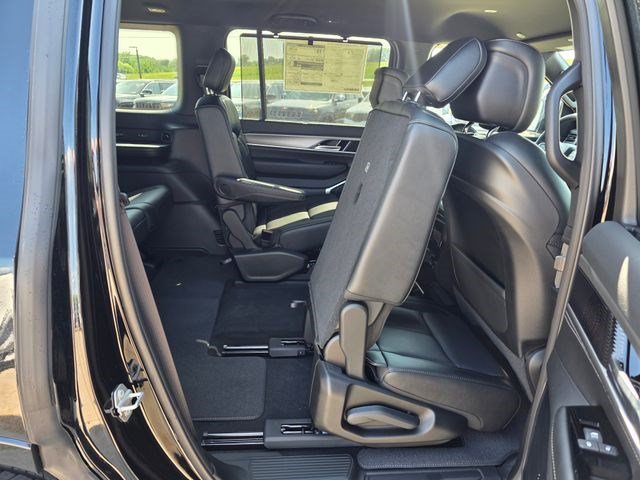New 2026 Jeep Grand Wagoneer Limited w/ Convenience Group I AWD/4WD image 19