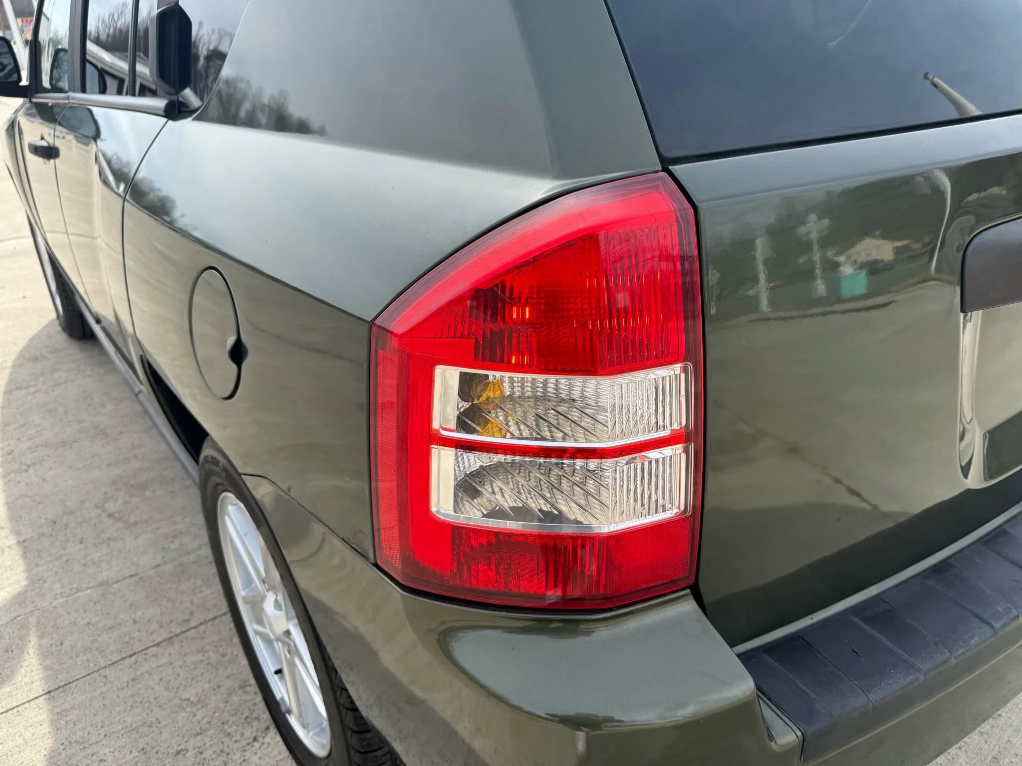Used 2009 Jeep Compass Sport image 10