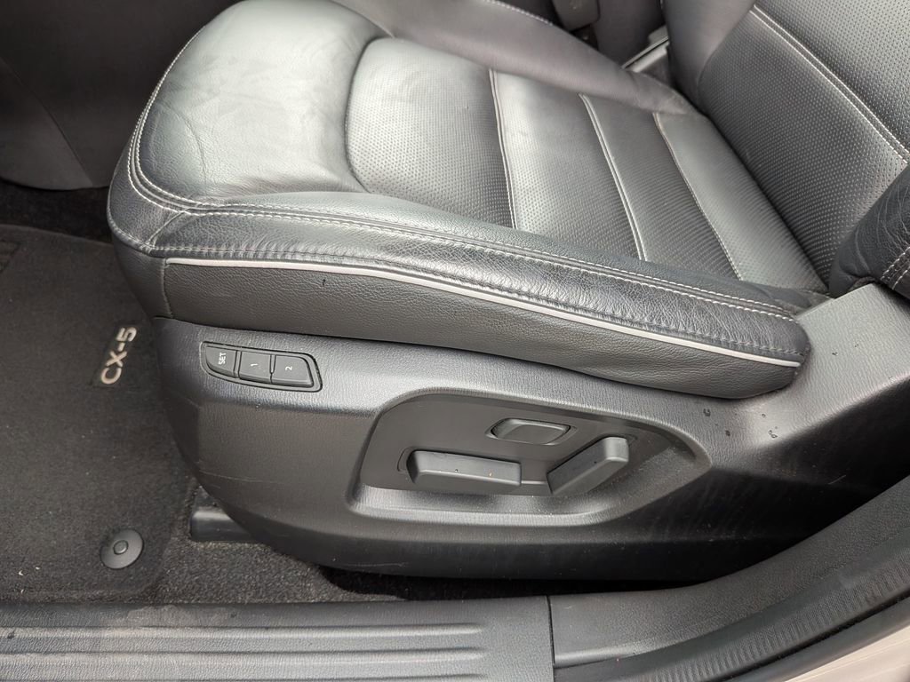 Used 2025 MAZDA CX-5 AWD 2.5 S w/ Preferred Package image 14