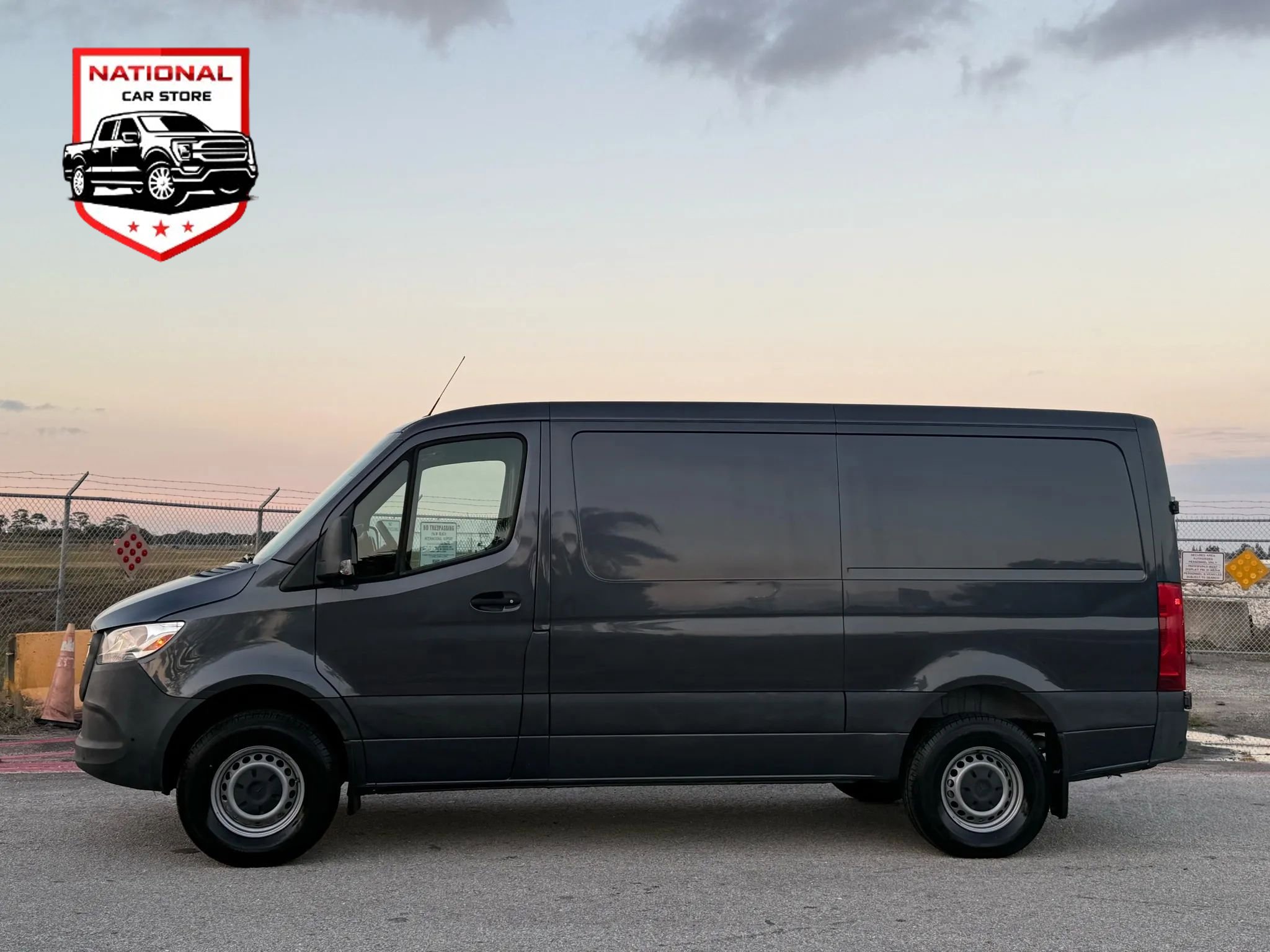 Used 2020 Mercedes-Benz Sprinter 1500 image 1