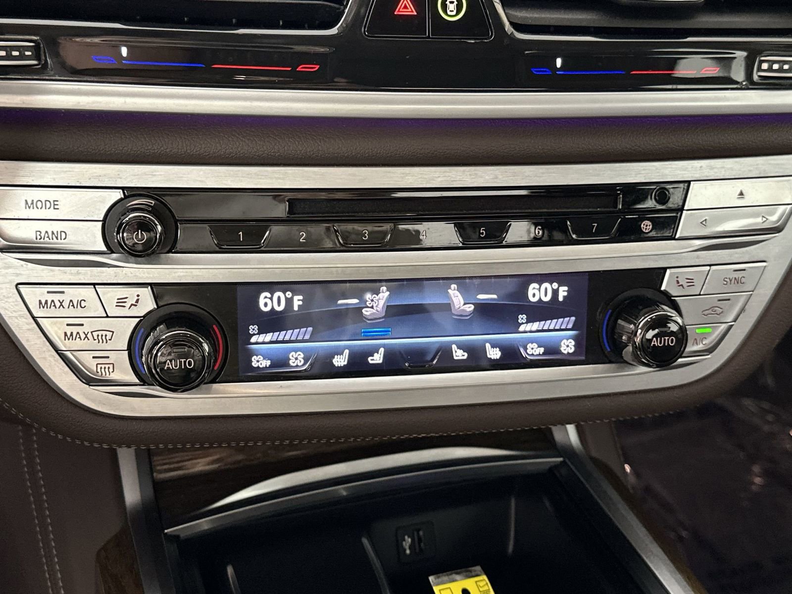 Used 2019 BMW 750i xDrive w/ Executive Package image 19