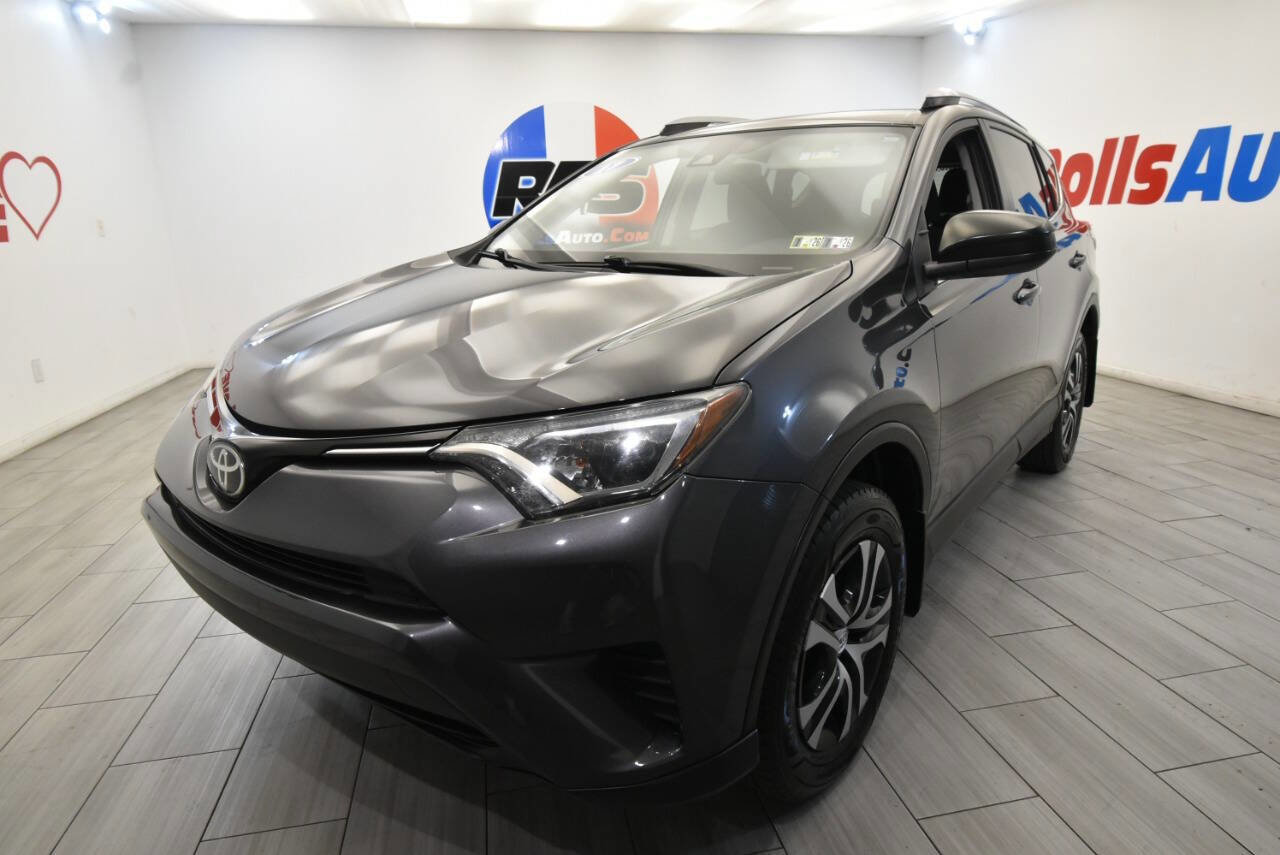 Used 2017 Toyota RAV4 LE w/ All Weather Liner Package AWD/4WD video 1