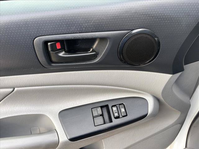Used 2015 Toyota Tacoma 2WD Access Cab image 16