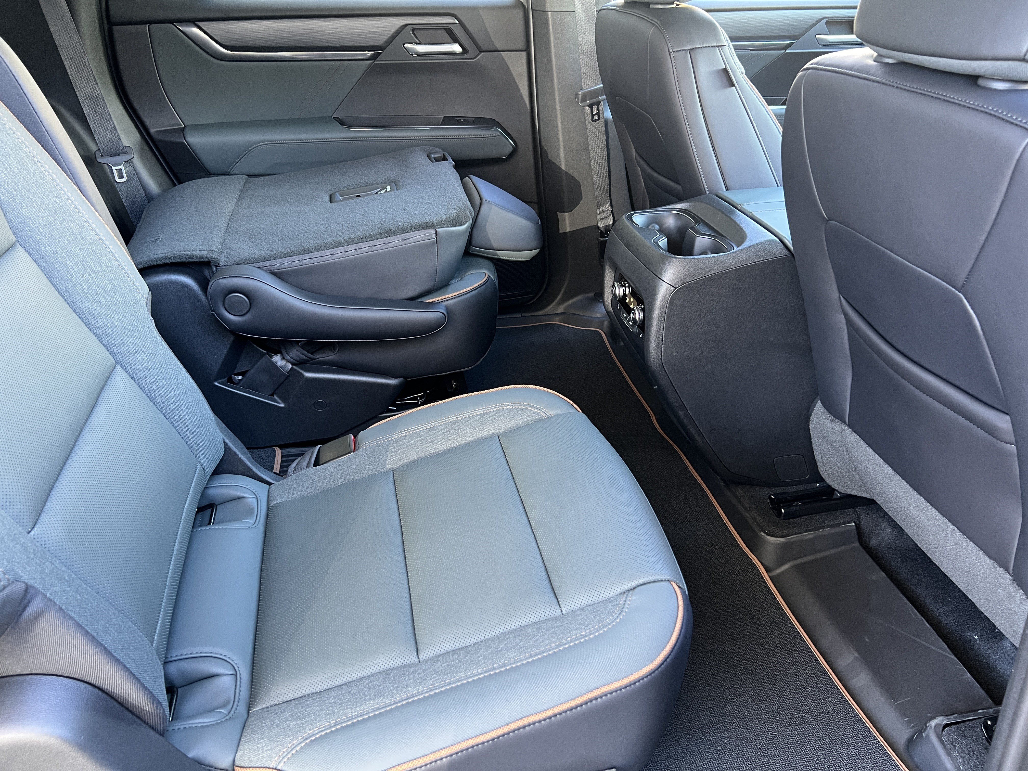 New 2026 GMC Acadia AT4 w/ Super Cruise Package AWD/4WD image 25