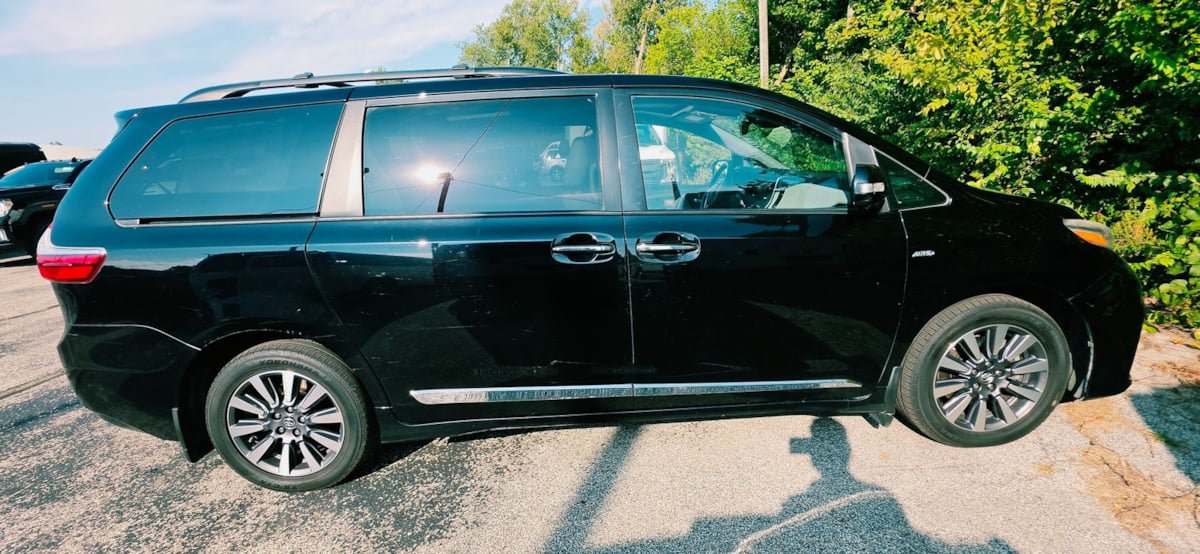 Used 2018 Toyota Sienna Limited Premium AWD/4WD image 9