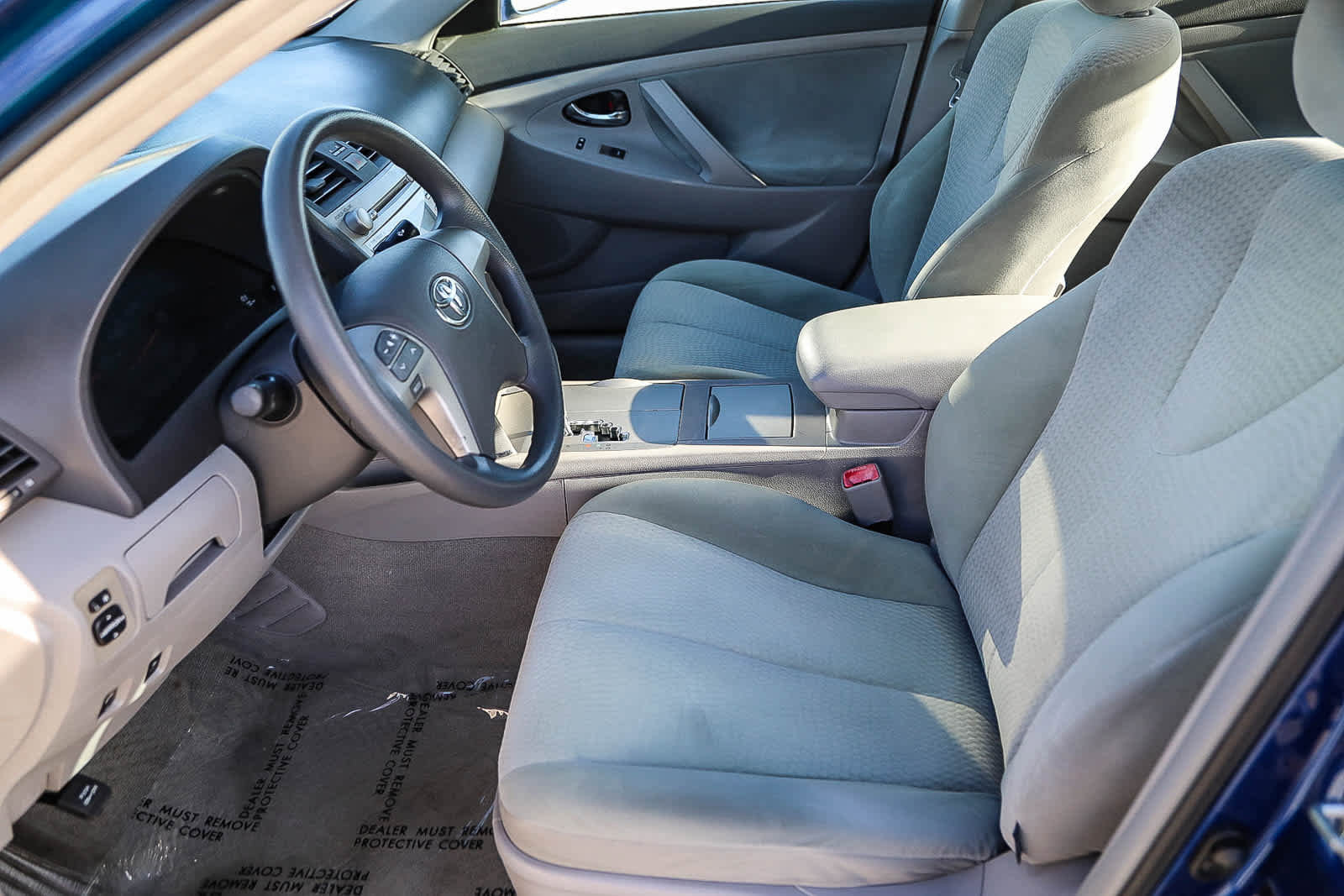 Used 2010 Toyota Camry LE image 17