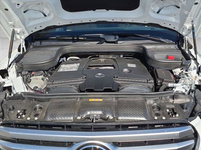 New 2026 Mercedes-Benz GLS 580 4MATIC image 17