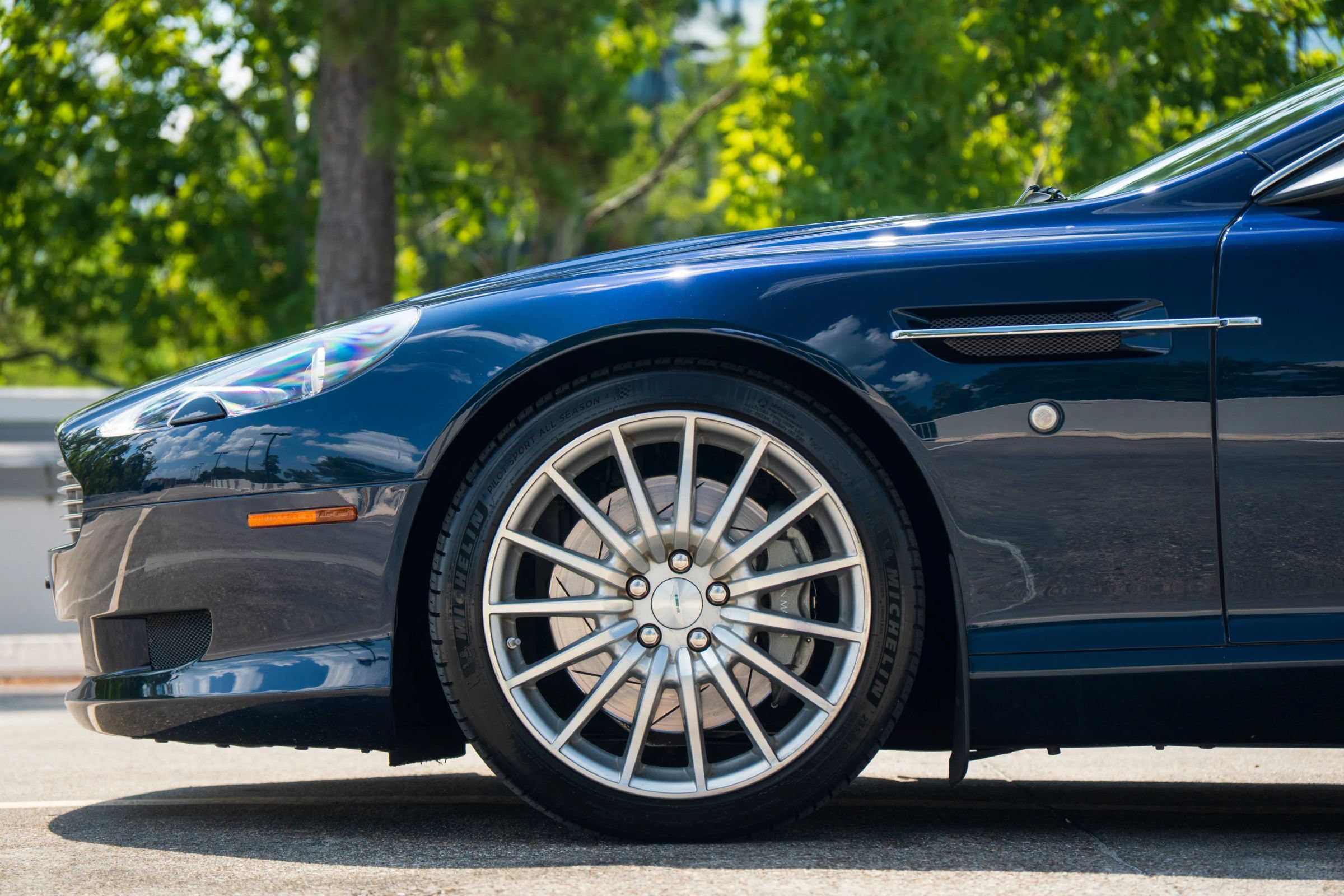 Used 2006 Aston Martin DB9 Volante RWD image 6